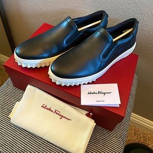 ⚠️ $560 Salvatore Ferragamo Cruise Shoes NWT